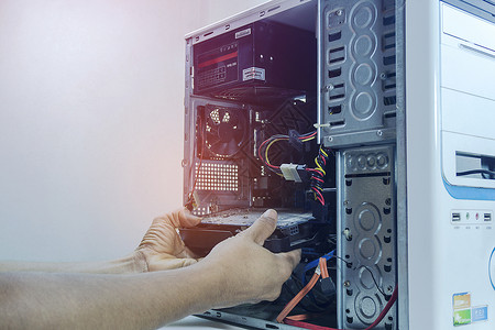 指尖穿梭，網(wǎng)絡連接 淺談電腦維修與計算機網(wǎng)絡工程服務